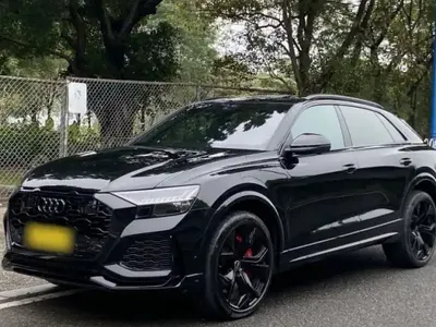 Audi RS Q8 2021 (31700 км)