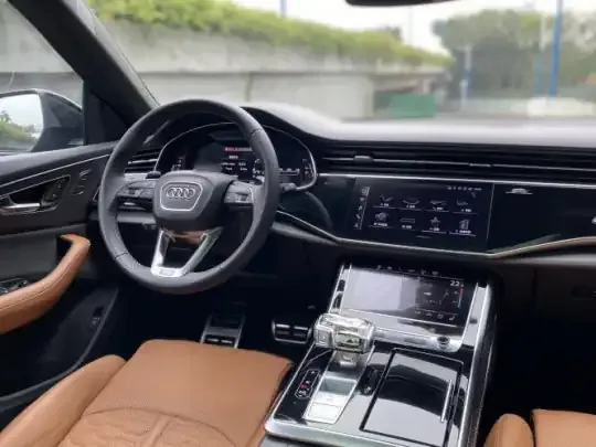 Audi RS Q8 2021 (31700 км)