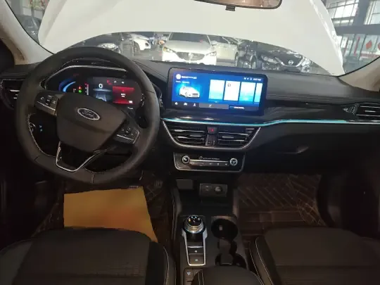 Ford Focus Active 2021 (44200 км)
