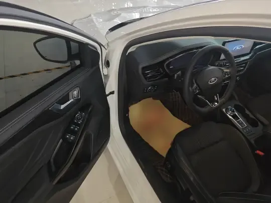 Ford Focus Active 2021 (44200 км)