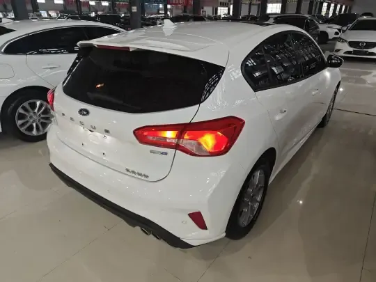 Ford Focus Active 2021 (44200 км)