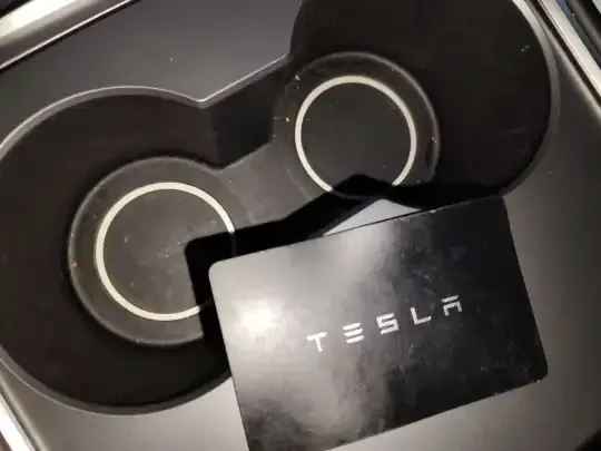 Tesla Model Y 2021 (111900 км)