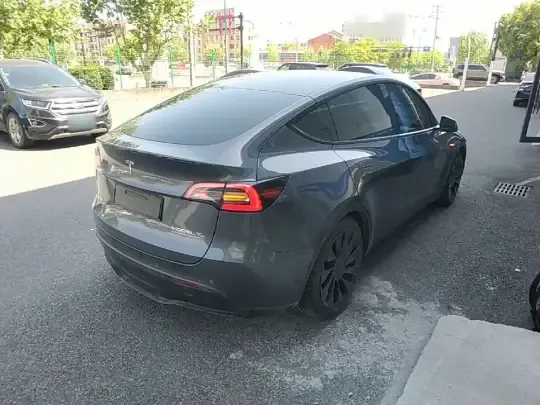 Tesla Model Y 2021 (144200 км)