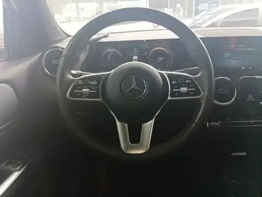 Mercedes-Benz GLB 2021 (69100 км)