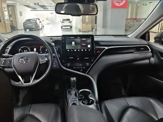 Toyota Camry 2021 (49100 км)