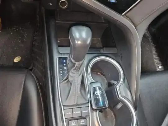 Toyota Camry 2021 (49100 км)