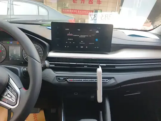 Geely Auto Vision X3 2021 (17800 км)