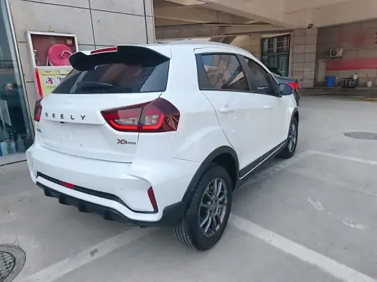Geely Auto Vision X3 2021 (17800 км)