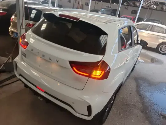 Geely Auto Vision X3 2021 (11000 км)
