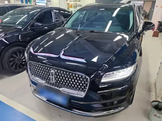Lincoln Nautilus 2021 (32500 км)