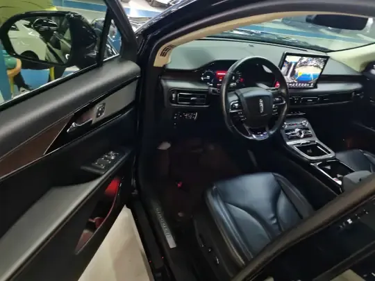 Lincoln Nautilus 2021 (32500 км)