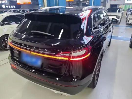 Lincoln Nautilus 2021 (32500 км)