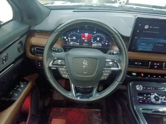 Lincoln Nautilus 2021 (39100 км)