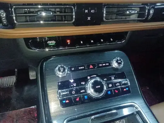 Lincoln Nautilus 2021 (39100 км)