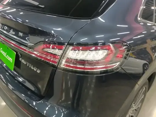 Lincoln Nautilus 2021 (39100 км)