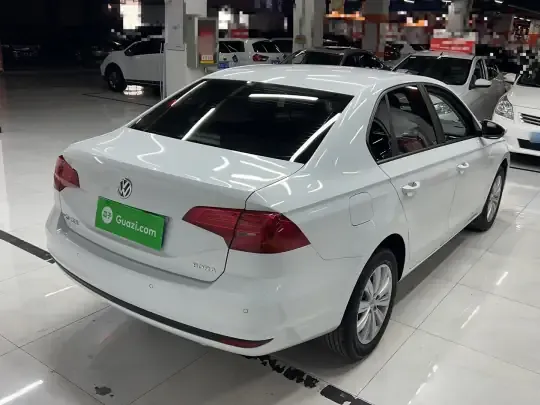 Volkswagen Bora 2019 (32000 км)