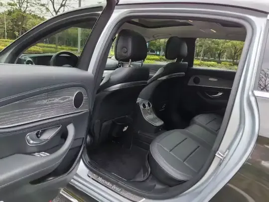 Mercedes-Benz E-Class 2021 (35400 км)