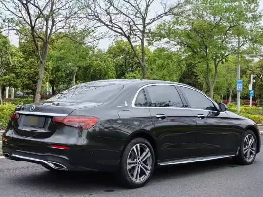 Mercedes-Benz E-Class 2021 (35400 км)