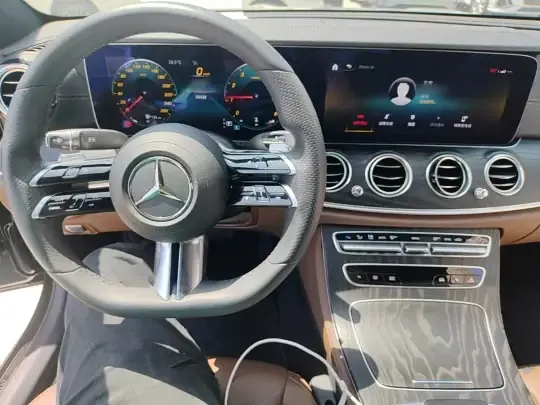 Mercedes-Benz E-Class 2021 (58400 км)