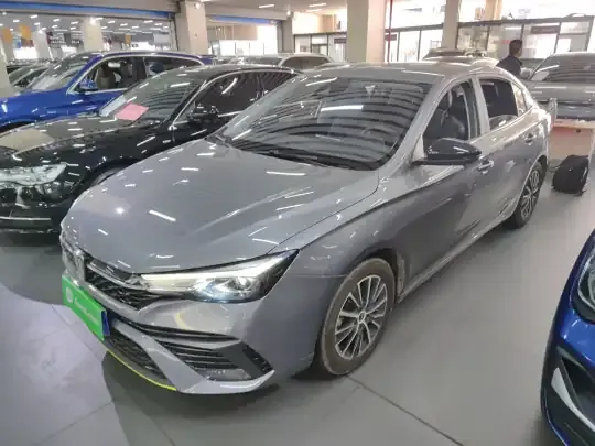 Roewe i5 2021 (17300 км)