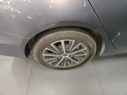 Roewe i5 2021 (17300 км)