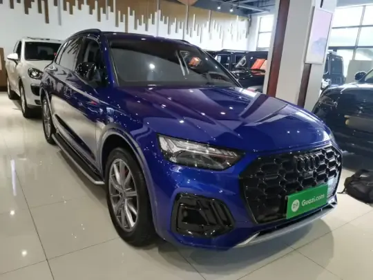 Audi Q5L 2021 (33600 км)