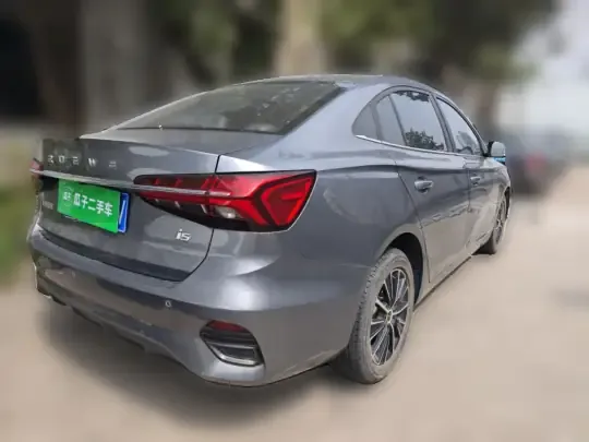 Roewe i5 2021 (32700 км)
