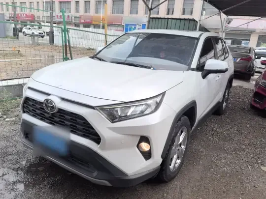 Toyota RAV4 2021 (72400 км)