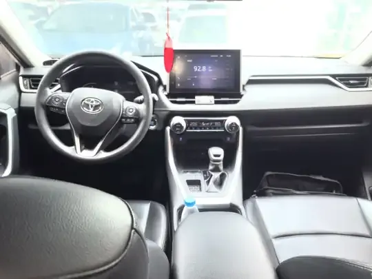Toyota RAV4 2021 (72400 км)