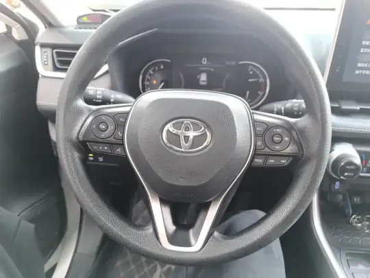 Toyota RAV4 2021 (72400 км)