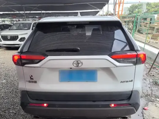 Toyota RAV4 2021 (72400 км)