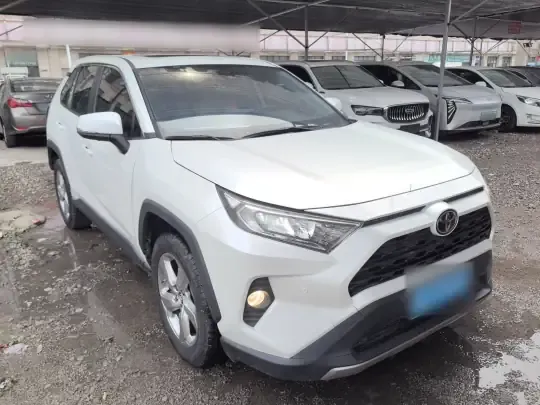 Toyota RAV4 2021 (72400 км)