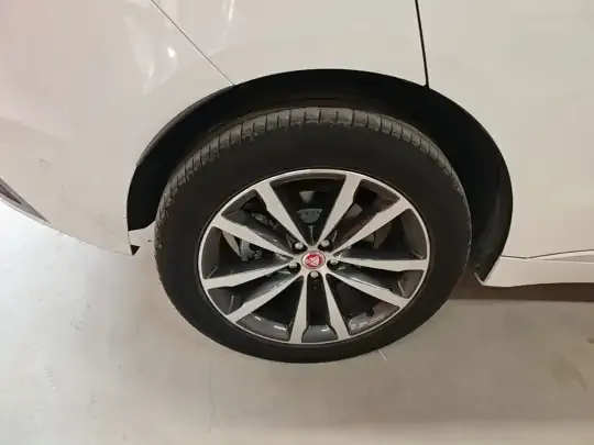 Jaguar F-PACE 2021 (87400 км)