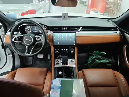 Jaguar F-PACE 2021 (87400 км)