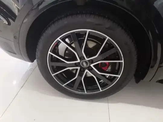 Audi SQ5 2021 (53700 км)