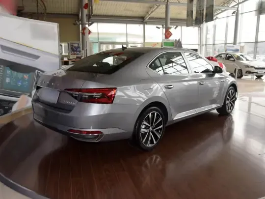 Skoda Superb 2021 (122100 км)