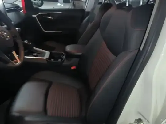 Toyota RAV4 Rongfang Plug-in Hybrid 2021 (47200 км)