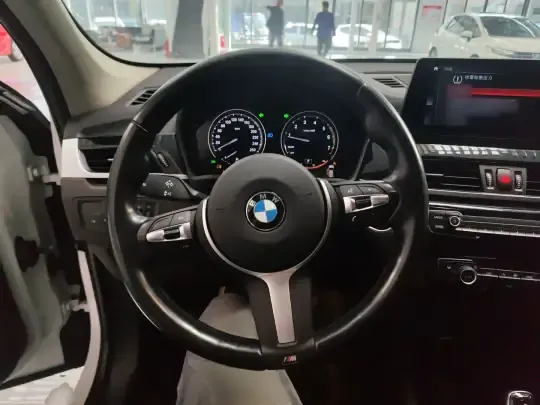 BMW X1 2021 (63099 км)