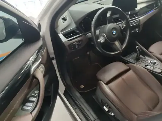 BMW X1 2021 (63099 км)