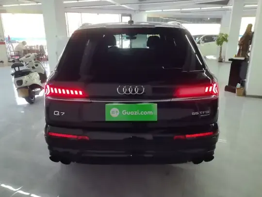 Audi Q7 2022 (80300 км)