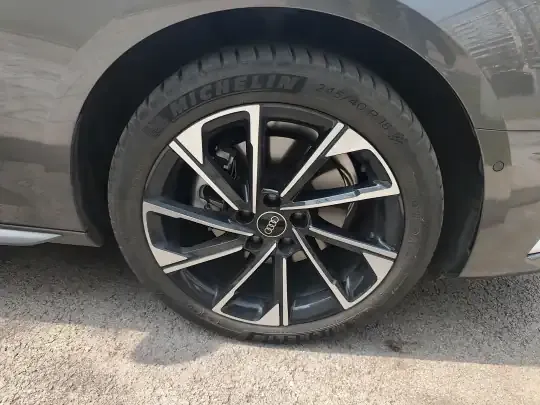 Audi A4L 2022 (22800 км)