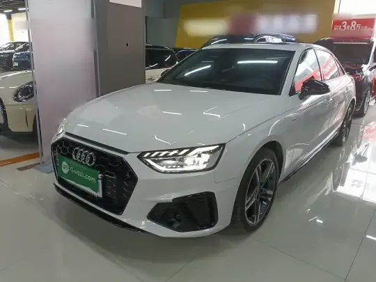 Audi A4L 2022 (48300 км)