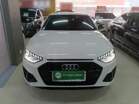 Audi A4L 2022 (48300 км)