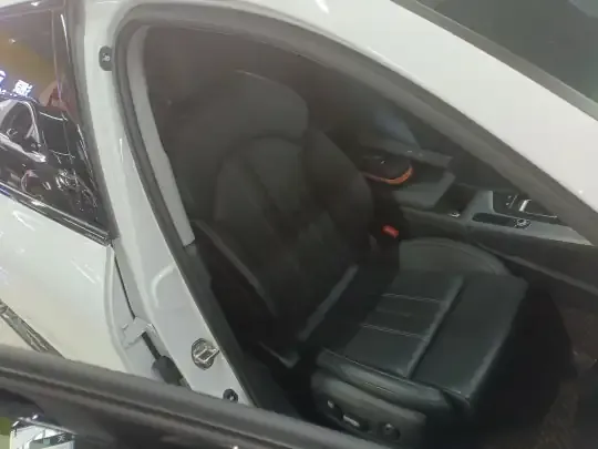 Audi A4L 2022 (48300 км)