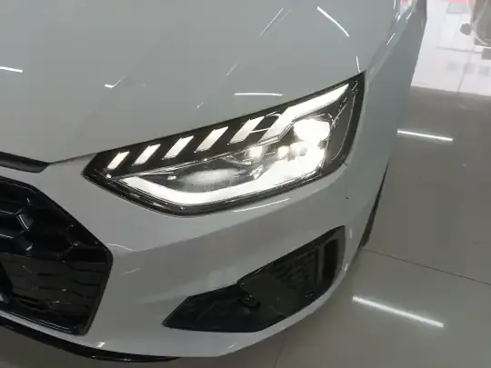 Audi A4L 2022 (48300 км)
