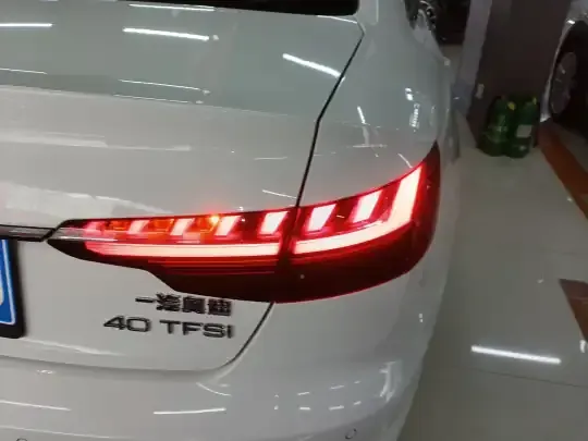 Audi A4L 2022 (48300 км)