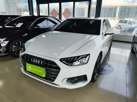 Audi A4L 2022 (74600 км)
