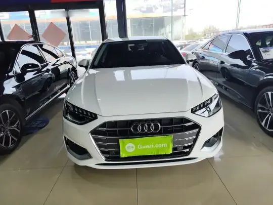 Audi A4L 2022 (74600 км)