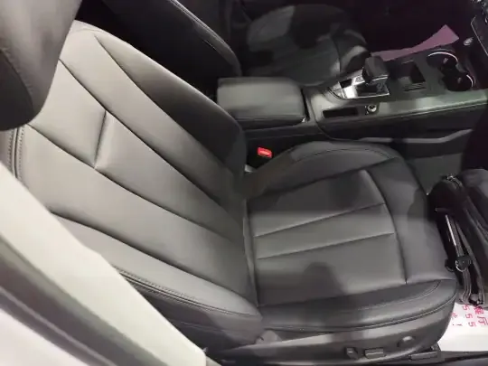 Audi A4L 2022 (74600 км)