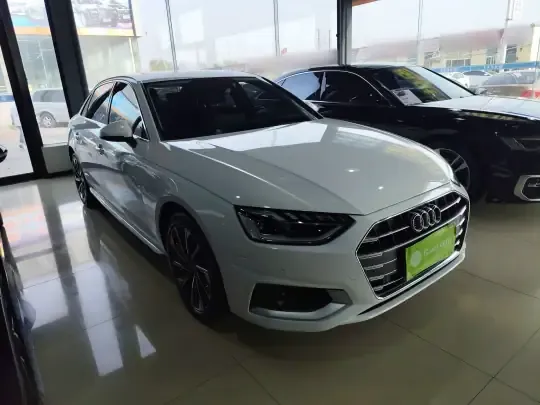 Audi A4L 2022 (74600 км)